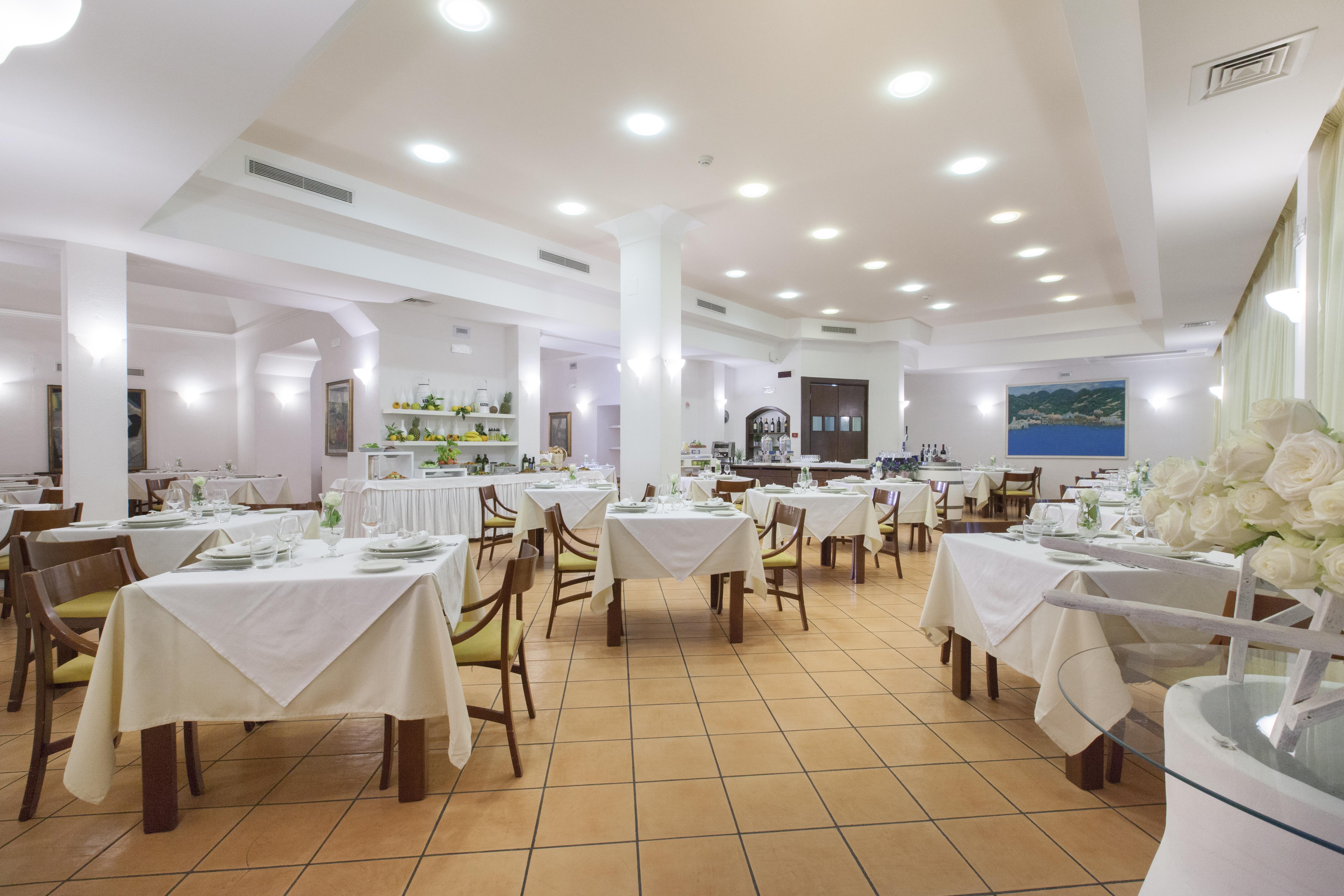 Panorama Palace Hotel ميتا المظهر الخارجي الصورة