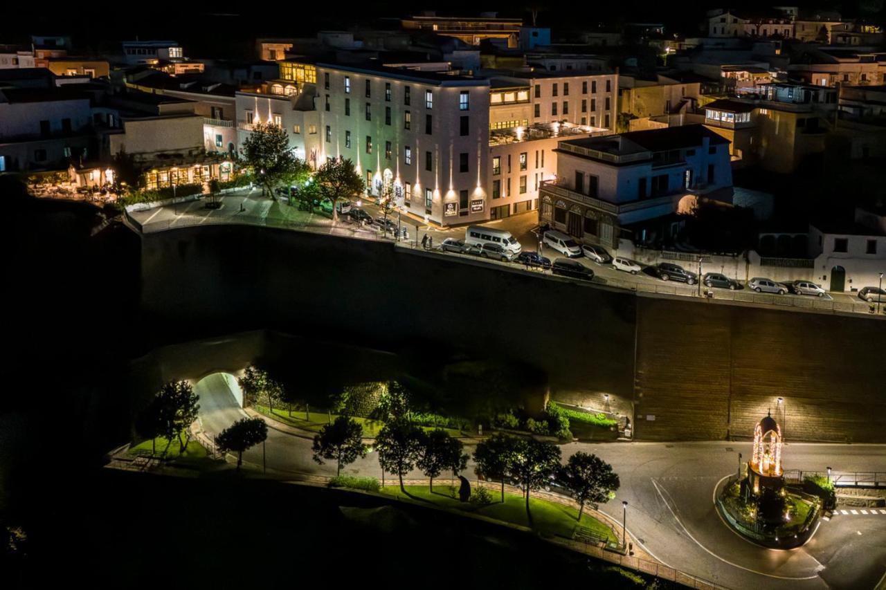 Panorama Palace Hotel ميتا المظهر الخارجي الصورة