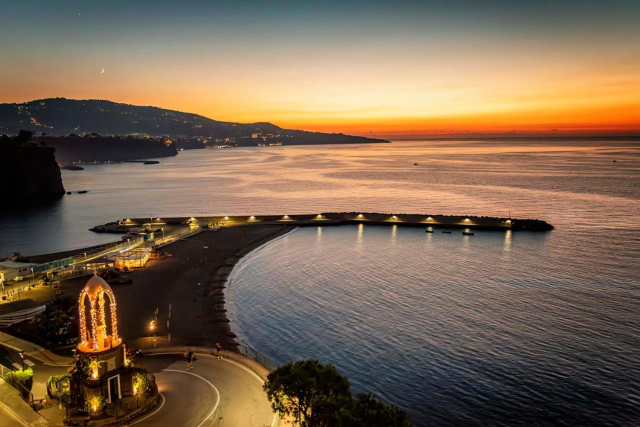 Panorama Palace Hotel ميتا المظهر الخارجي الصورة